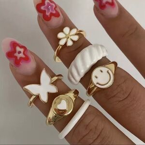 6 FASHION WHITE RINGS‎